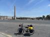 Einsam auf dem "Place de la Concorde"
